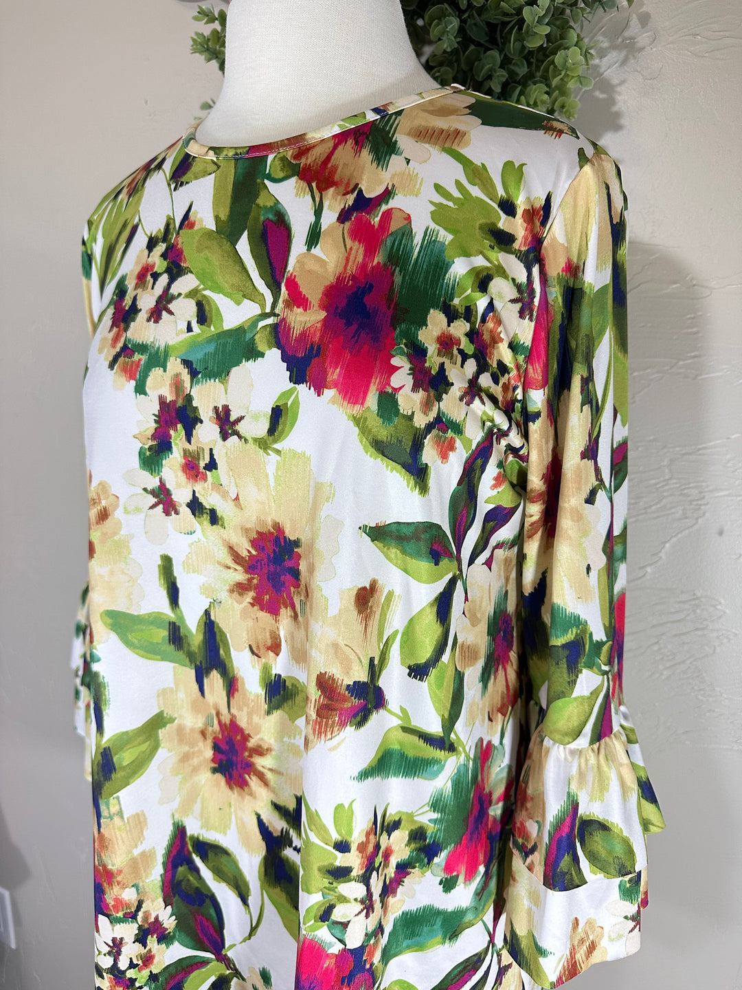 Sonika Floral Layering Top with Non Slip Sleeves Misses & Plus Sizes