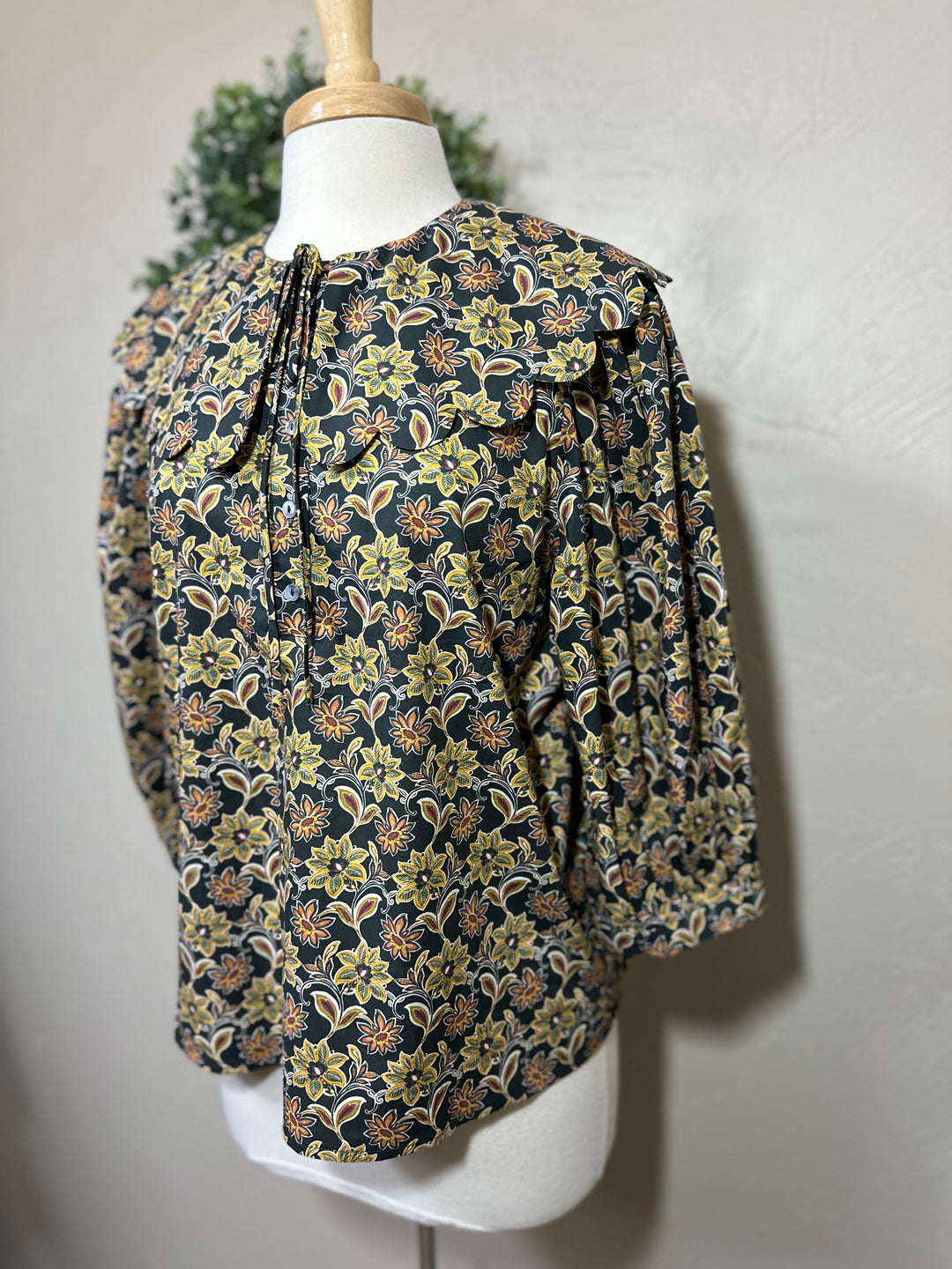Liza Lou’s Black Paisley Peter Pan Collar Blouse Top
