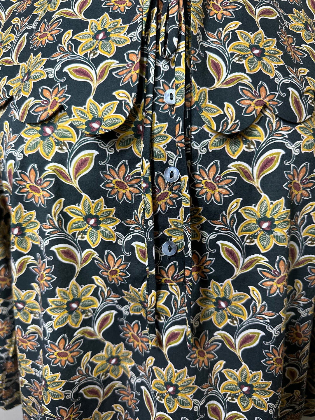 Liza Lou’s Black Paisley Peter Pan Collar Blouse Top