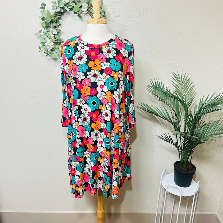 Liza Lou’s Colorful Plus Size Floral Tunic Top