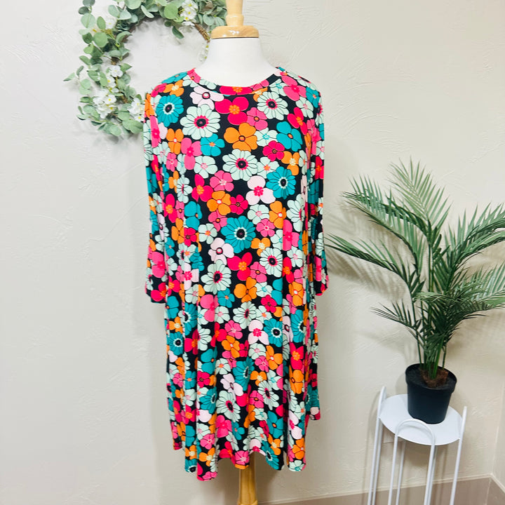 Liza Lou’s Colorful Plus Size Floral Tunic Top