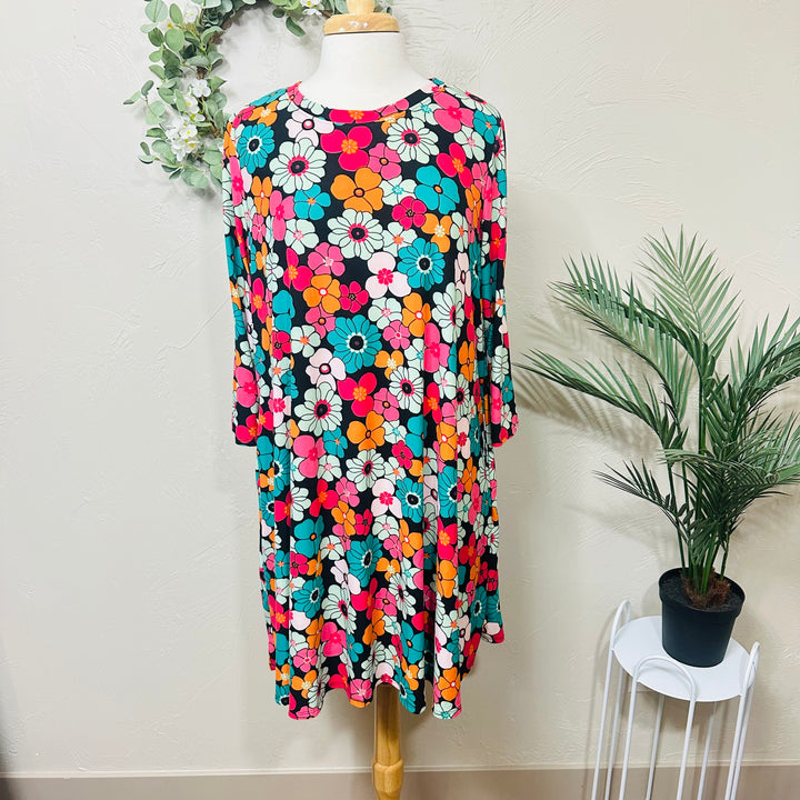 Liza Lou’s Colorful Plus Size Floral Tunic Top