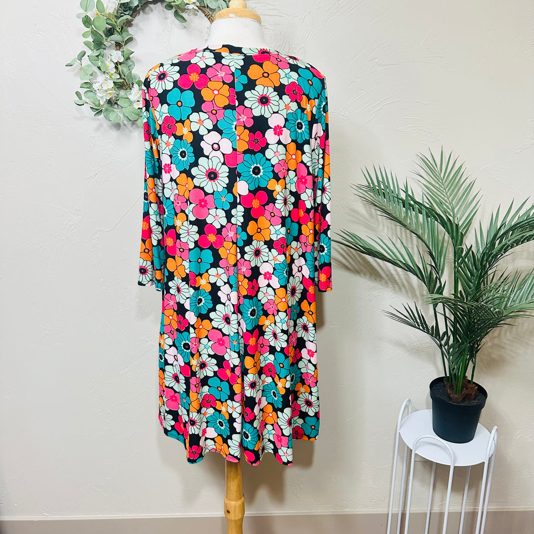 Liza Lou’s Colorful Plus Size Floral Tunic Top