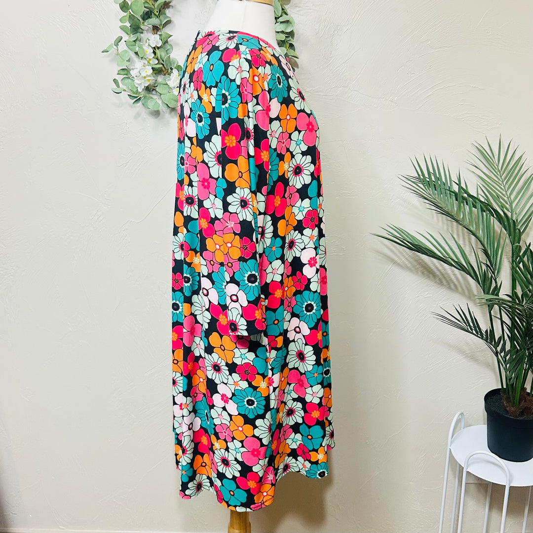 Liza Lou’s Colorful Plus Size Floral Tunic Top