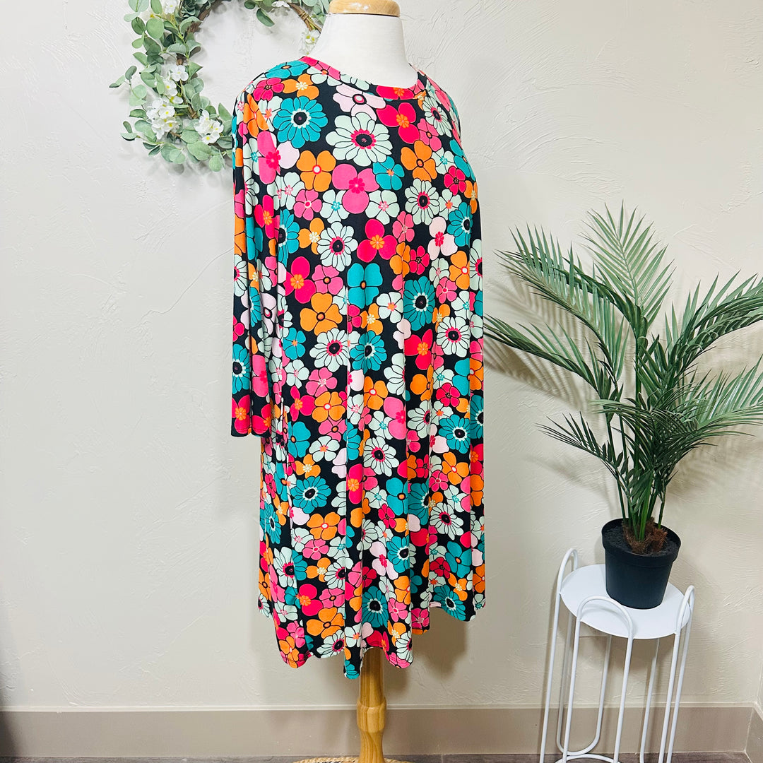 Liza Lou’s Colorful Plus Size Floral Tunic Top