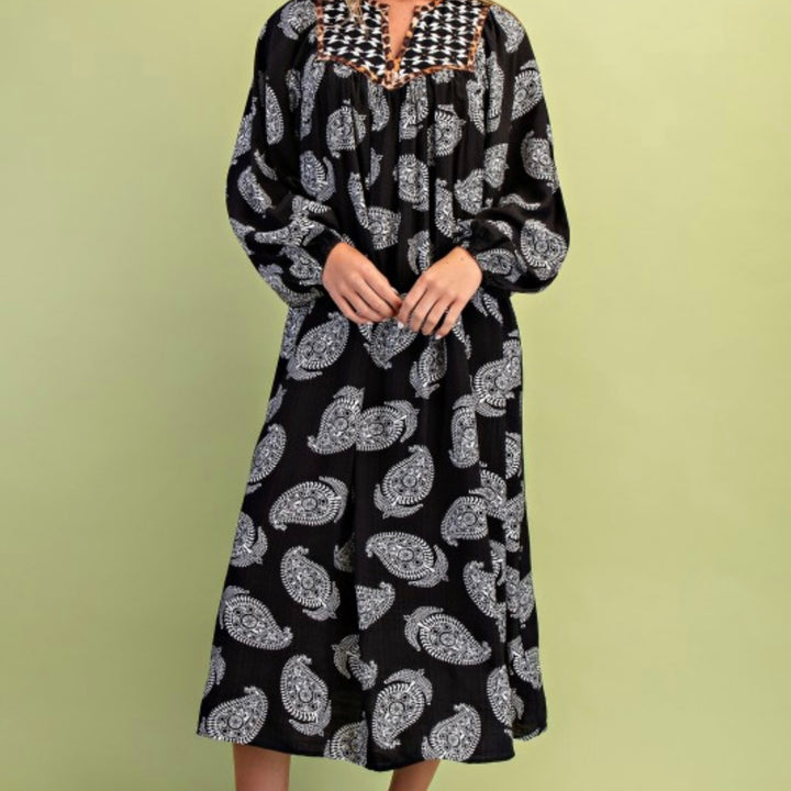 Liza Lou’s Black Paisley with Contrast Collar Dress