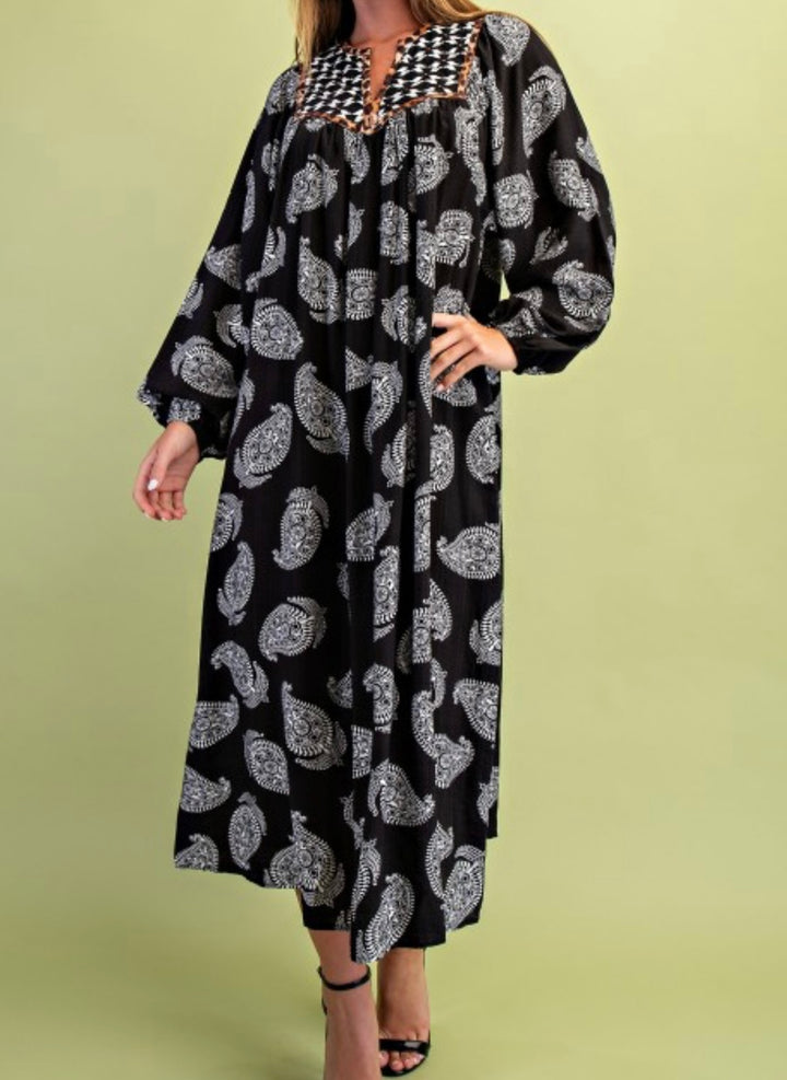 Liza Lou’s Black Paisley with Contrast Collar Dress