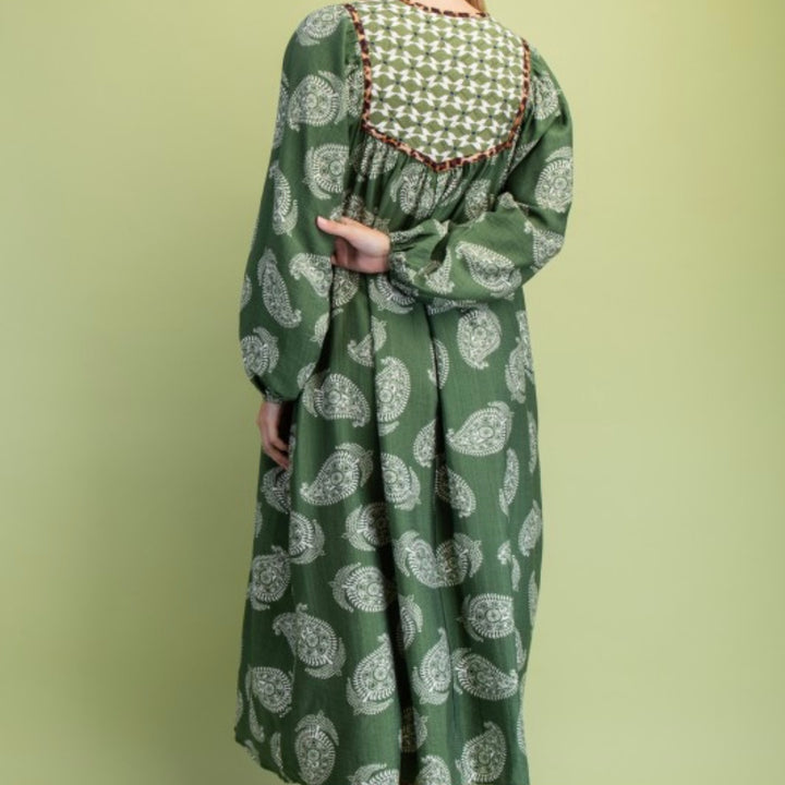 Liza Lou’s Green Paisley with Contrast Collar Dress