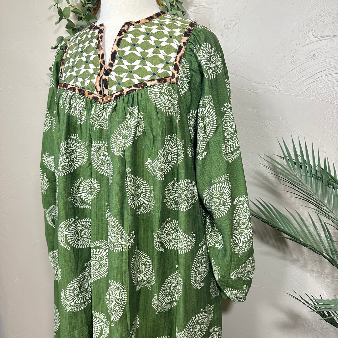 Liza Lou’s Green Paisley with Contrast Collar Dress