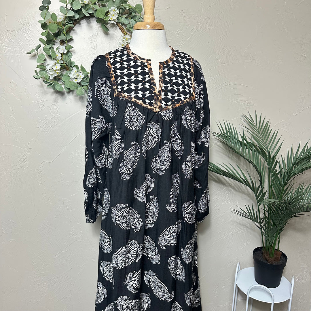 Liza Lou’s Black Paisley with Contrast Collar Dress