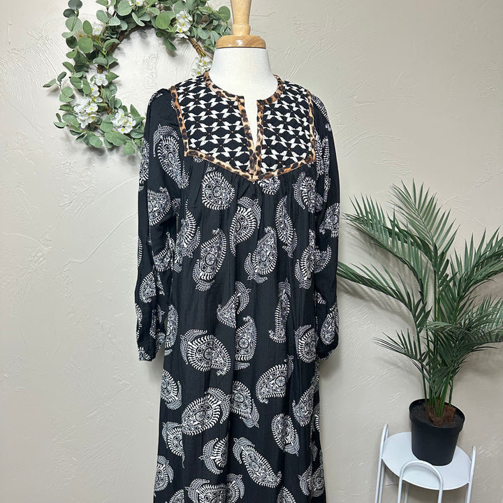 Liza Lou’s Black Paisley with Contrast Collar Dress