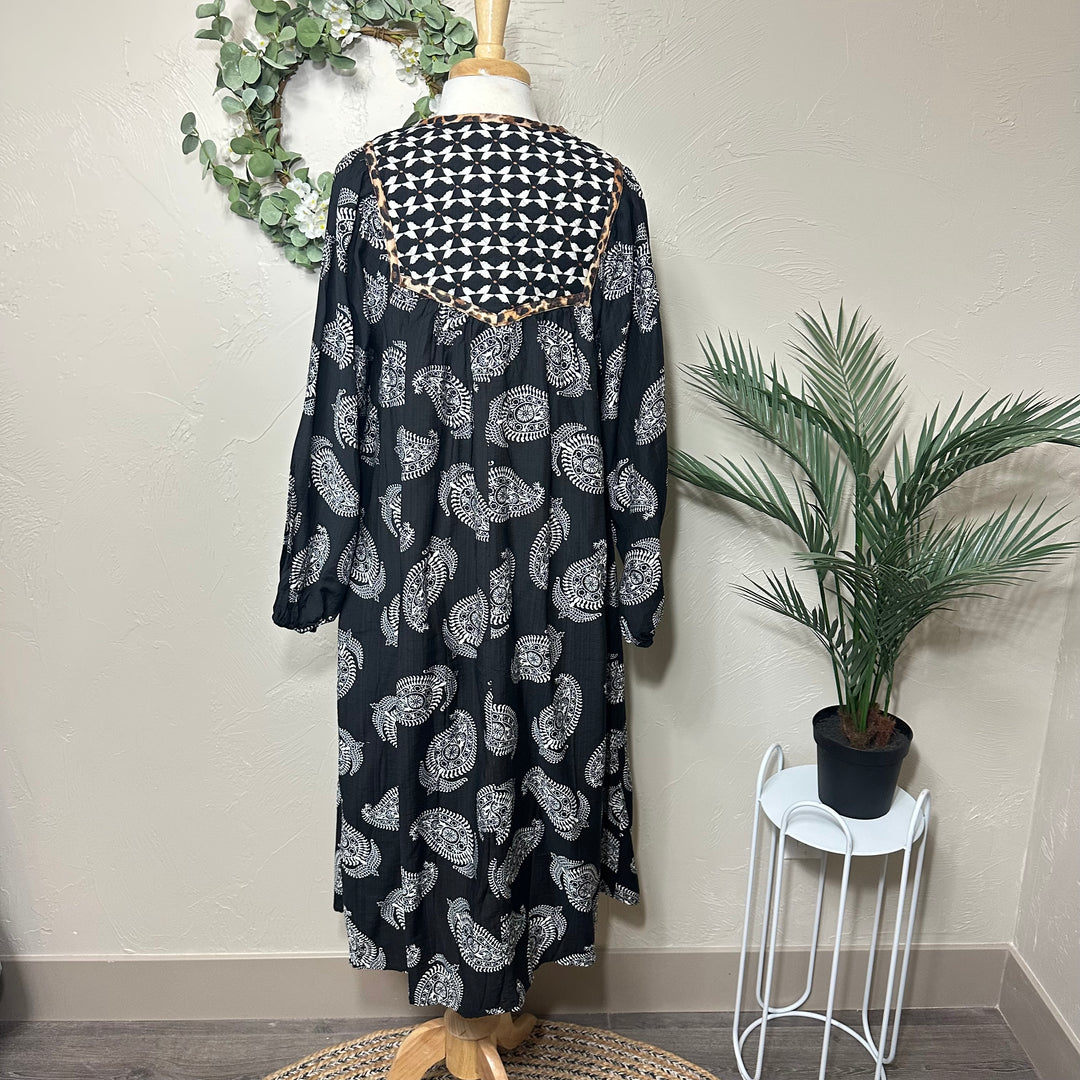 Liza Lou’s Black Paisley with Contrast Collar Dress