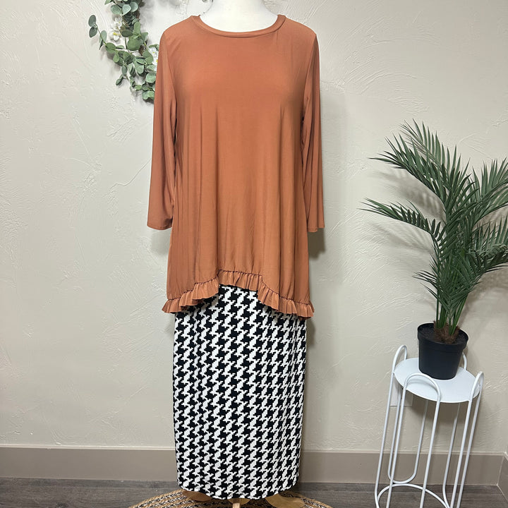 Liza Lou’s Houndstooth Modest Midi Skirt With Elastic Waist 32"-33"