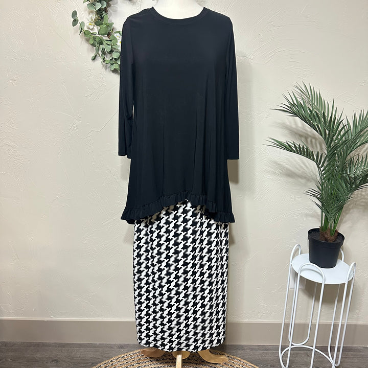 Liza Lou’s Houndstooth Modest Midi Skirt With Elastic Waist 32"-33"