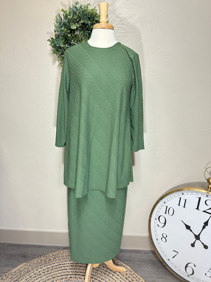 Liza Lou's Swiss Dot Green Tunic Top