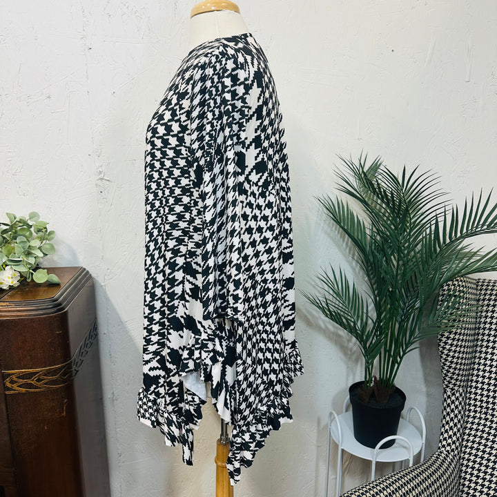 Liza Lou’s Classy Houndstooth Black Print Floral Tunic