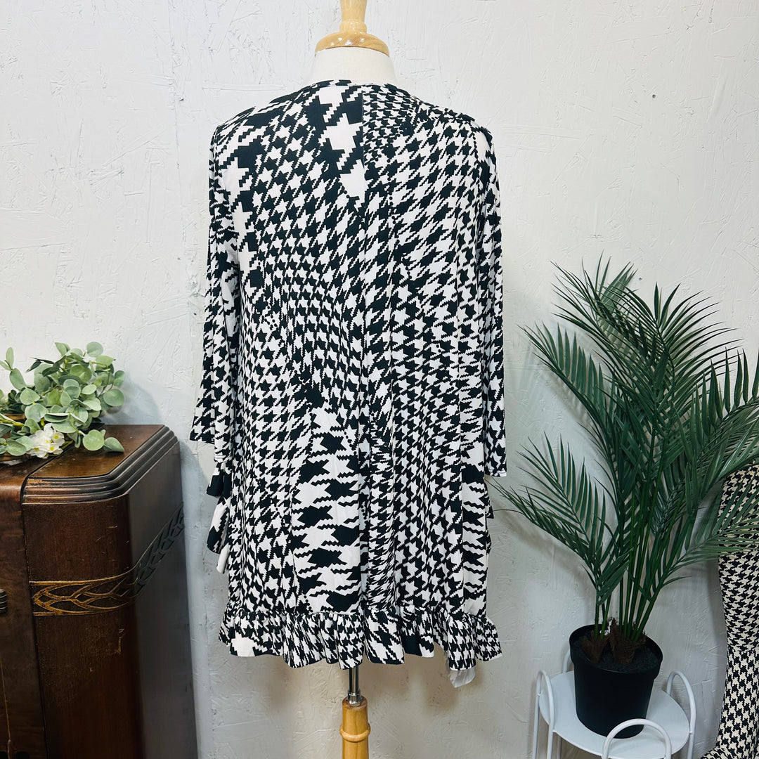 Liza Lou’s Classy Houndstooth Black Print Floral Tunic