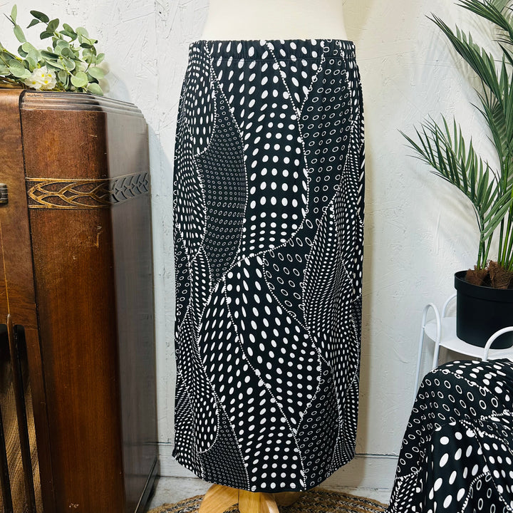 Liza Lou’s Ladies Black & White Swirling Dot Skirt