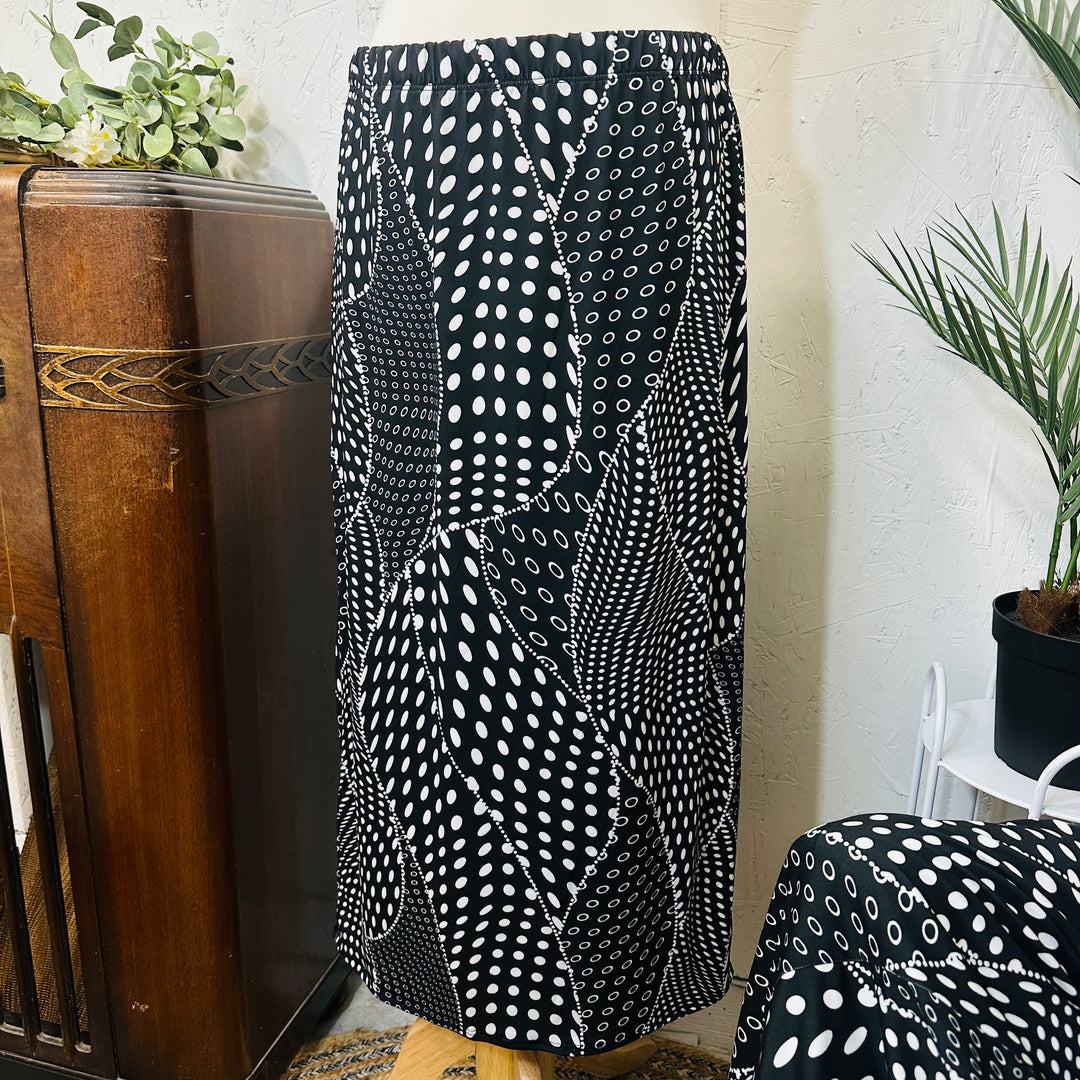 Liza Lou’s Ladies Black & White Swirling Dot Skirt