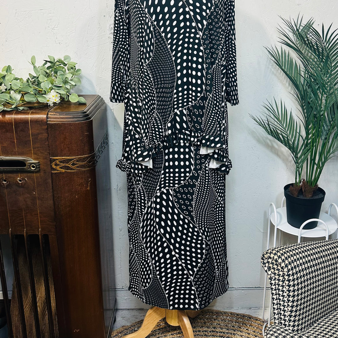 Liza Lou’s Ladies Black & White Swirling Dot Skirt