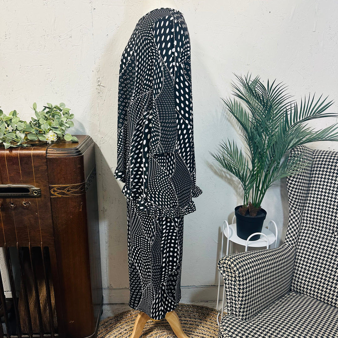 Liza Lou’s Ladies Black & White Swirling Dot Print Tunic Top