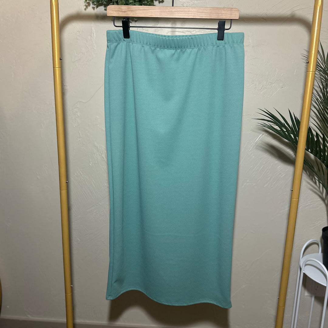 Liza Lou's Juliette Midi Skirt With Elastic Waist