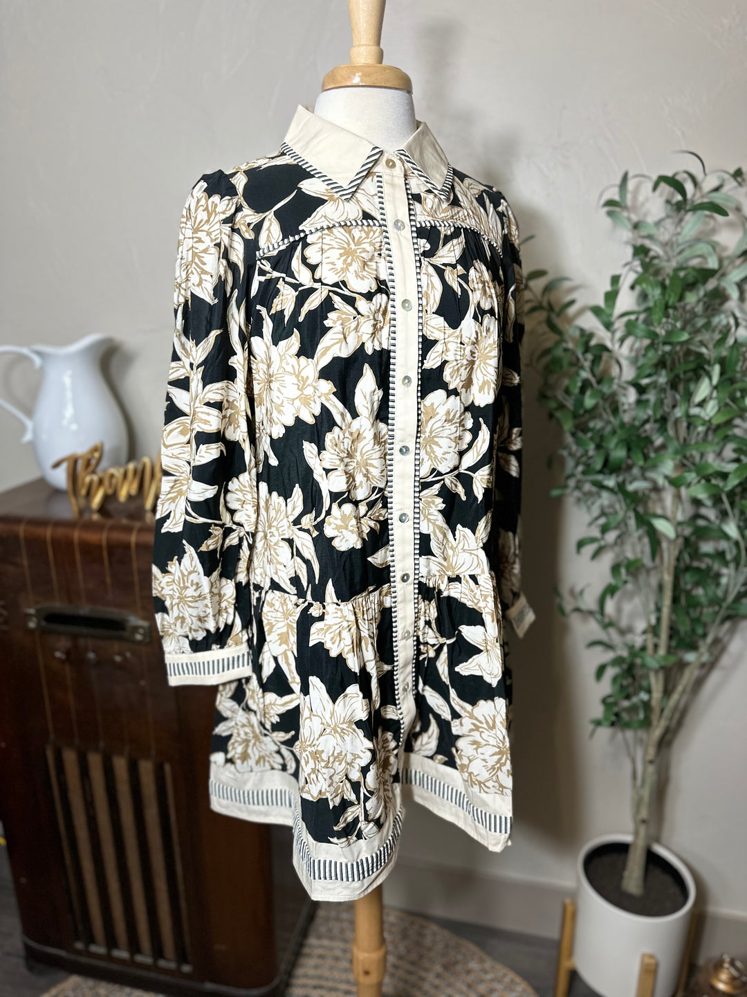 Clara Contrast Collar Floral Blouse, floral print and pearl-look buttons, angled front view
