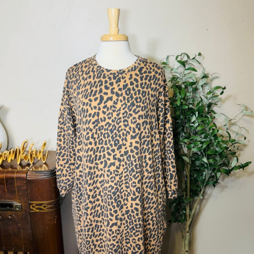 Hazel Ribbed Leopard Maxi Dress, crew neck and ribbed knit, upper front view
