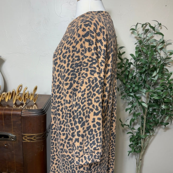 Hazel Ribbed Leopard Maxi Dress, banded long sleeve, side close-up