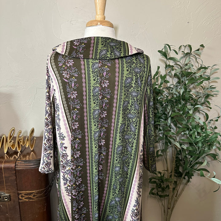 Willa Peter Pan Collar Floral Stripe Dress in green floral, collar from behind, upper back view
