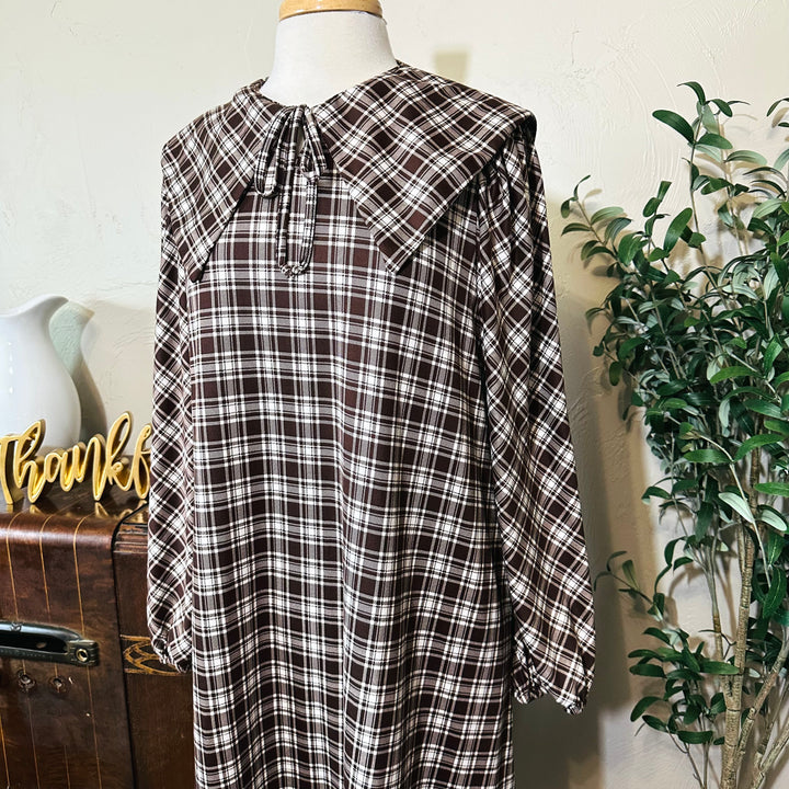 Mabel Sailor Collar Plaid Dress in brown plaid, collar and cuffs, front close-up