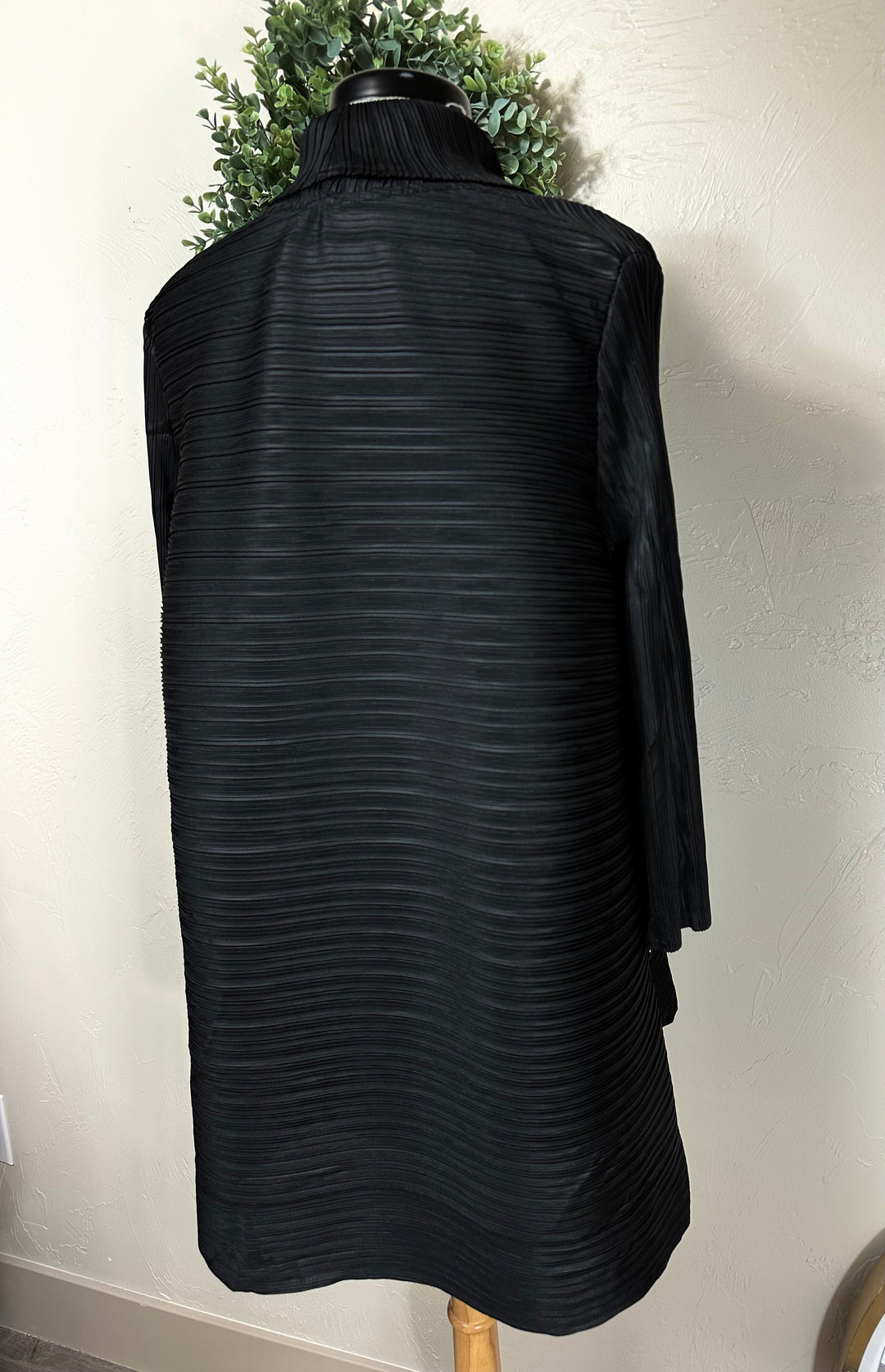 Liza Lou's Classy Black Button up Dressy Draped Accordion Jacket Top