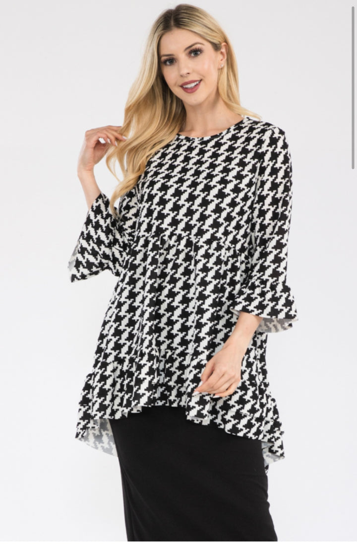 Liza Lou's Baby Doll Ruffled Tiered Hi Low Black Houndstooth Top